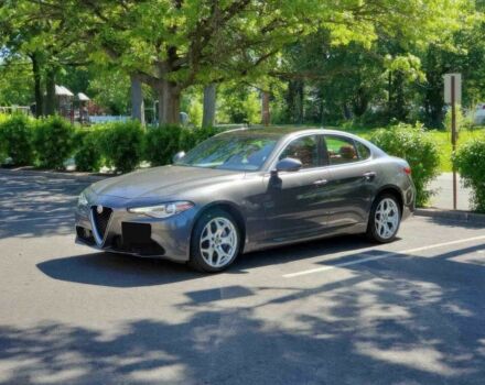 Серый Альфа Giulia, объемом двигателя 2 л и пробегом 25 тыс. км за 17300 $, фото 2 на Automoto.ua
