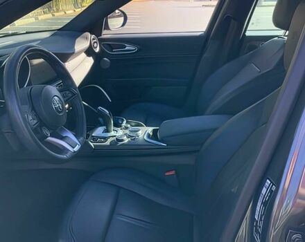Серый Альфа Giulia, объемом двигателя 2 л и пробегом 17 тыс. км за 6400 $, фото 7 на Automoto.ua
