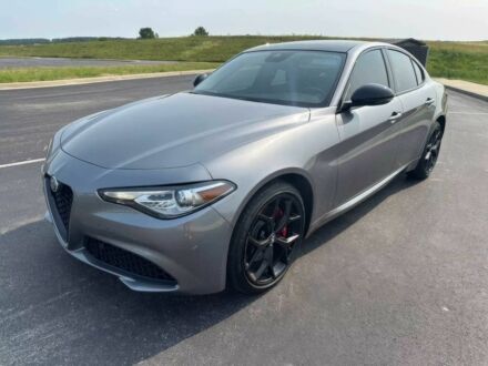 Альфа Giulia 2021 в Львове на Automoto.ua Серый Альфа Giulia, объемом двигателя 2 л и пробегом 32 тыс. км за 15000 $, фото 1 на Automoto.ua