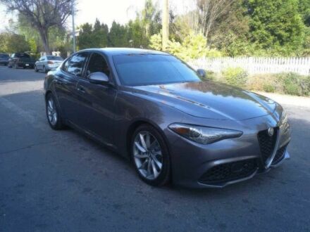 Серый Альфа Giulia, объемом двигателя 2 л и пробегом 45 тыс. км за 13000 $, фото 1 на Automoto.ua