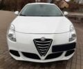 Белый Альфа Giulietta, объемом двигателя 0.16 л и пробегом 156 тыс. км за 10000 $, фото 1 на Automoto.ua