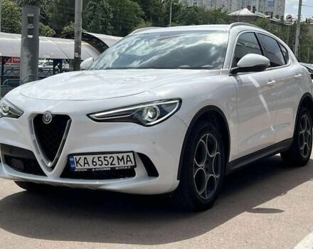 Білий Альфа stelvio, об'ємом двигуна 2 л та пробігом 137 тис. км за 27999 $, фото 1 на Automoto.ua