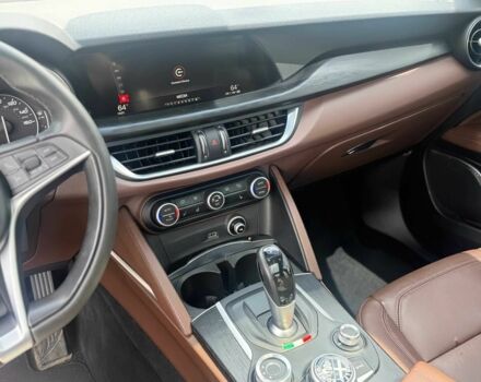 Белый Альфа stelvio, объемом двигателя 2 л и пробегом 30 тыс. км за 10700 $, фото 8 на Automoto.ua