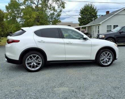 Белый Альфа stelvio, объемом двигателя 2 л и пробегом 30 тыс. км за 9800 $, фото 6 на Automoto.ua