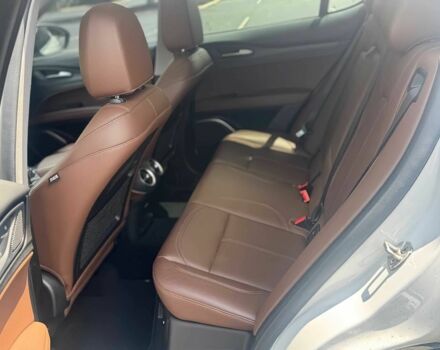 Белый Альфа stelvio, объемом двигателя 2 л и пробегом 30 тыс. км за 10700 $, фото 10 на Automoto.ua