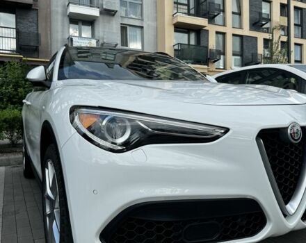 Белый Альфа stelvio, объемом двигателя 2 л и пробегом 92 тыс. км за 23900 $, фото 2 на Automoto.ua