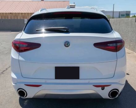 Белый Альфа stelvio, объемом двигателя 2 л и пробегом 37 тыс. км за 9900 $, фото 5 на Automoto.ua