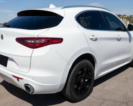 Белый Альфа stelvio, объемом двигателя 2 л и пробегом 37 тыс. км за 9900 $, фото 6 на Automoto.ua