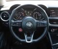 Белый Альфа stelvio, объемом двигателя 2 л и пробегом 37 тыс. км за 9900 $, фото 10 на Automoto.ua