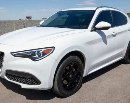Белый Альфа stelvio, объемом двигателя 2 л и пробегом 37 тыс. км за 9900 $, фото 2 на Automoto.ua
