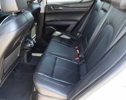 Белый Альфа stelvio, объемом двигателя 2 л и пробегом 37 тыс. км за 9900 $, фото 13 на Automoto.ua