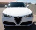 Белый Альфа stelvio, объемом двигателя 2 л и пробегом 37 тыс. км за 9900 $, фото 1 на Automoto.ua