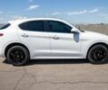 Белый Альфа stelvio, объемом двигателя 2 л и пробегом 37 тыс. км за 9900 $, фото 7 на Automoto.ua