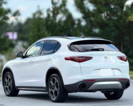 Белый Альфа stelvio, объемом двигателя 2 л и пробегом 13 тыс. км за 14000 $, фото 5 на Automoto.ua
