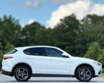 Белый Альфа stelvio, объемом двигателя 2 л и пробегом 13 тыс. км за 14000 $, фото 3 на Automoto.ua