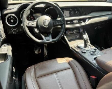 Белый Альфа stelvio, объемом двигателя 2 л и пробегом 10 тыс. км за 16000 $, фото 8 на Automoto.ua