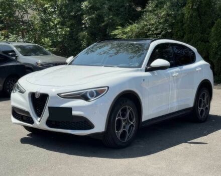 Білий Альфа stelvio, об'ємом двигуна 2 л та пробігом 29 тис. км за 16000 $, фото 2 на Automoto.ua