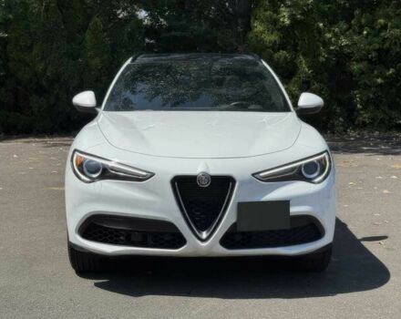 Білий Альфа stelvio, об'ємом двигуна 2 л та пробігом 29 тис. км за 16000 $, фото 1 на Automoto.ua