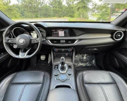 Белый Альфа stelvio, объемом двигателя 2 л и пробегом 13 тыс. км за 14000 $, фото 8 на Automoto.ua