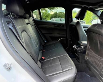 Белый Альфа stelvio, объемом двигателя 2 л и пробегом 13 тыс. км за 14000 $, фото 13 на Automoto.ua