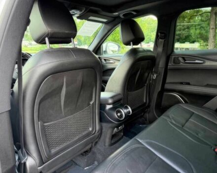 Белый Альфа stelvio, объемом двигателя 2 л и пробегом 13 тыс. км за 14000 $, фото 11 на Automoto.ua