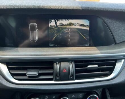 Белый Альфа stelvio, объемом двигателя 2 л и пробегом 21 тыс. км за 10000 $, фото 8 на Automoto.ua