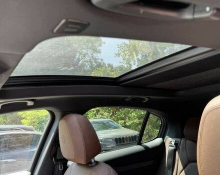 Белый Альфа stelvio, объемом двигателя 2 л и пробегом 10 тыс. км за 16000 $, фото 11 на Automoto.ua