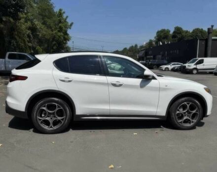 Белый Альфа stelvio, объемом двигателя 2 л и пробегом 10 тыс. км за 16000 $, фото 6 на Automoto.ua
