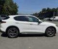Белый Альфа stelvio, объемом двигателя 2 л и пробегом 10 тыс. км за 16000 $, фото 6 на Automoto.ua