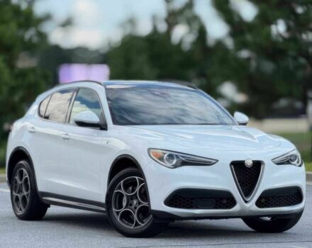 Белый Альфа stelvio, объемом двигателя 2 л и пробегом 13 тыс. км за 14000 $, фото 2 на Automoto.ua