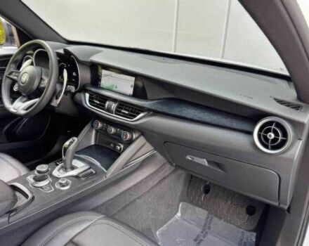 Белый Альфа stelvio, объемом двигателя 2 л и пробегом 20 тыс. км за 13000 $, фото 11 на Automoto.ua