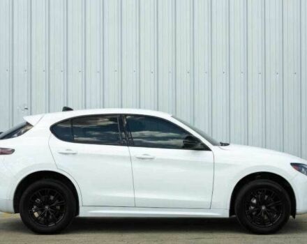Белый Альфа stelvio, объемом двигателя 2 л и пробегом 20 тыс. км за 13000 $, фото 4 на Automoto.ua
