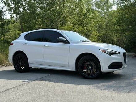 Білий Альфа stelvio, об'ємом двигуна 2 л та пробігом 59 тис. км за 15000 $, фото 1 на Automoto.ua