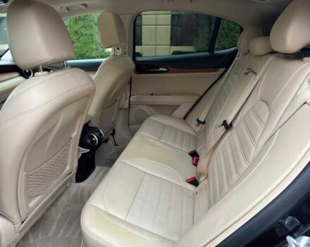 Черный Альфа stelvio, объемом двигателя 2 л и пробегом 35 тыс. км за 8300 $, фото 16 на Automoto.ua