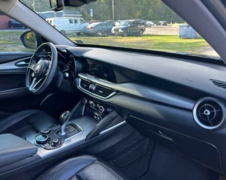 Черный Альфа stelvio, объемом двигателя 2 л и пробегом 32 тыс. км за 15000 $, фото 10 на Automoto.ua