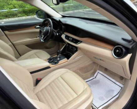 Черный Альфа stelvio, объемом двигателя 2 л и пробегом 35 тыс. км за 8300 $, фото 9 на Automoto.ua