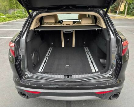 Черный Альфа stelvio, объемом двигателя 2 л и пробегом 35 тыс. км за 8300 $, фото 18 на Automoto.ua