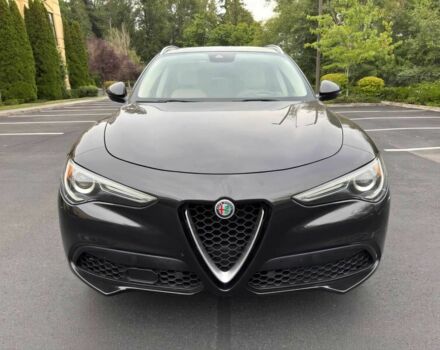 Черный Альфа stelvio, объемом двигателя 2 л и пробегом 35 тыс. км за 8300 $, фото 1 на Automoto.ua