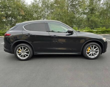 Черный Альфа stelvio, объемом двигателя 2 л и пробегом 35 тыс. км за 8300 $, фото 7 на Automoto.ua