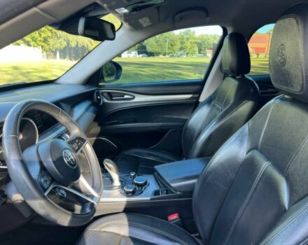Черный Альфа stelvio, объемом двигателя 2 л и пробегом 32 тыс. км за 15000 $, фото 9 на Automoto.ua