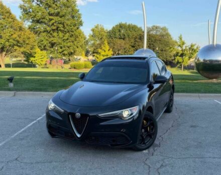 Черный Альфа stelvio, объемом двигателя 2 л и пробегом 34 тыс. км за 16300 $, фото 2 на Automoto.ua