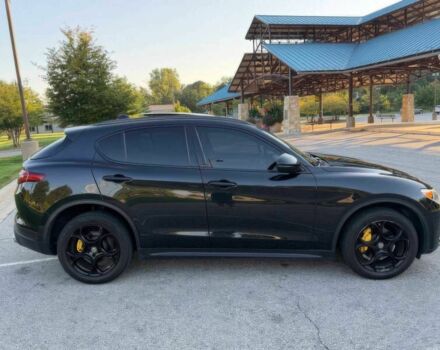Черный Альфа stelvio, объемом двигателя 2 л и пробегом 34 тыс. км за 16300 $, фото 7 на Automoto.ua