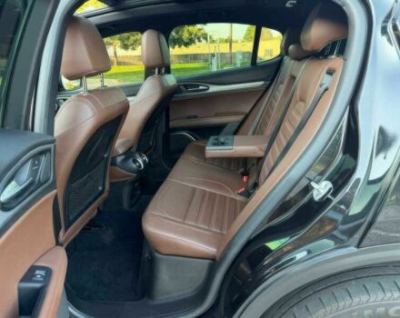 Черный Альфа stelvio, объемом двигателя 2 л и пробегом 34 тыс. км за 16300 $, фото 12 на Automoto.ua