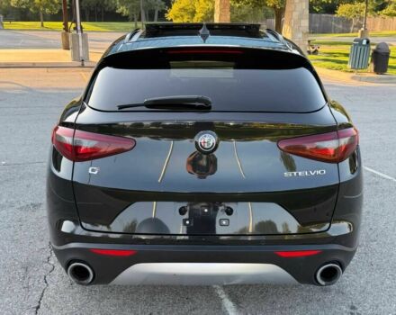 Черный Альфа stelvio, объемом двигателя 2 л и пробегом 34 тыс. км за 16300 $, фото 5 на Automoto.ua