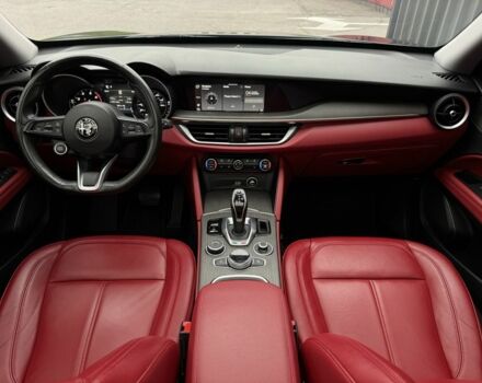 Черный Альфа stelvio, объемом двигателя 2 л и пробегом 82 тыс. км за 26350 $, фото 12 на Automoto.ua