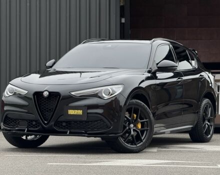 Черный Альфа stelvio, объемом двигателя 2 л и пробегом 82 тыс. км за 26350 $, фото 1 на Automoto.ua