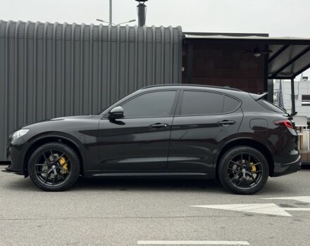 Черный Альфа stelvio, объемом двигателя 2 л и пробегом 82 тыс. км за 26350 $, фото 5 на Automoto.ua