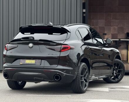 Черный Альфа stelvio, объемом двигателя 2 л и пробегом 82 тыс. км за 26350 $, фото 10 на Automoto.ua