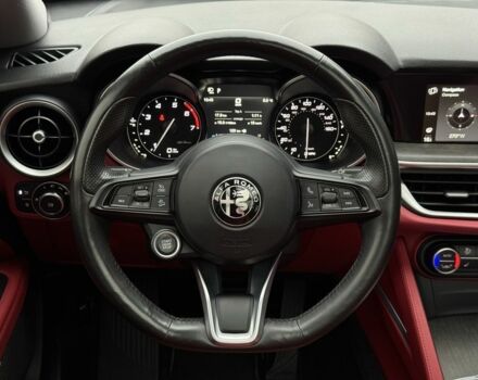 Черный Альфа stelvio, объемом двигателя 2 л и пробегом 82 тыс. км за 26350 $, фото 14 на Automoto.ua