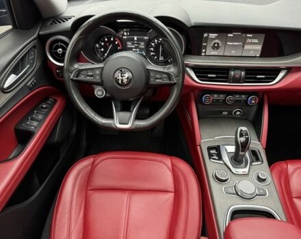 Черный Альфа stelvio, объемом двигателя 2 л и пробегом 82 тыс. км за 26350 $, фото 13 на Automoto.ua
